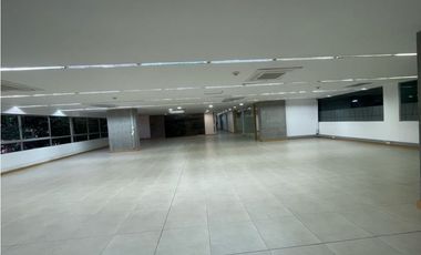 SE ARRIENDA OFICINA POBLADO