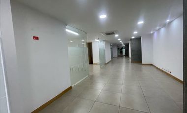 SE ARRIENDA OFICINA POBLADO