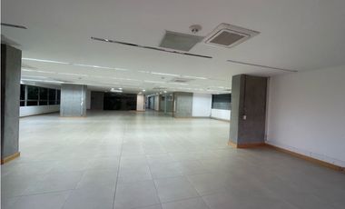 SE ARRIENDA OFICINA POBLADO