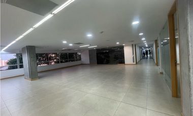 SE ARRIENDA OFICINA POBLADO
