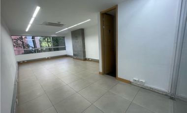 SE ARRIENDA OFICINA POBLADO