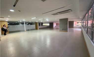 SE ARRIENDA OFICINA POBLADO