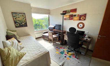 Excelente departamento en condominio Alcalá