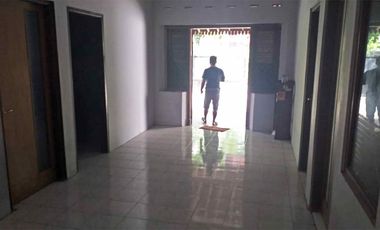 Rumah luas di jln Kaliurang dekat kampus UII
