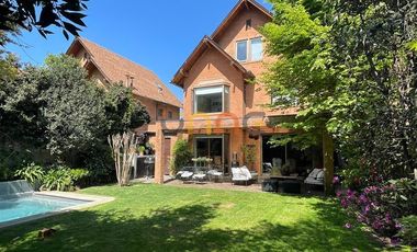 Casa en Venta en Condominio Trapenses, Valle Monasterio, no perimentral, privacidad 5D+ 4B + servicio, piscina