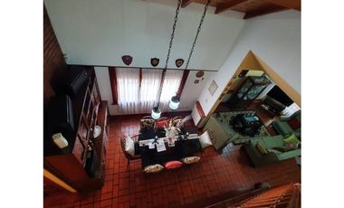 P.H  cinco ambientes a la calle