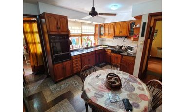 P.H  cinco ambientes a la calle