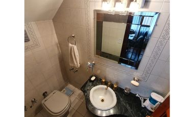 P.H  cinco ambientes a la calle