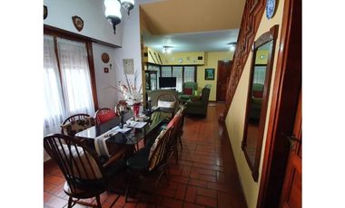 P.H  cinco ambientes a la calle