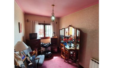 P.H  cinco ambientes a la calle