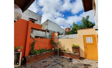 P.H  cinco ambientes a la calle