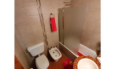 P.H  cinco ambientes a la calle