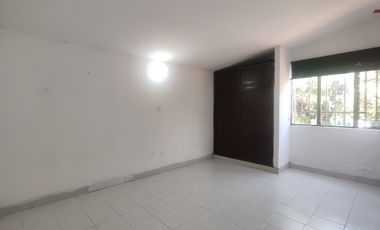 casa en arriendo en popular. Cod A31256