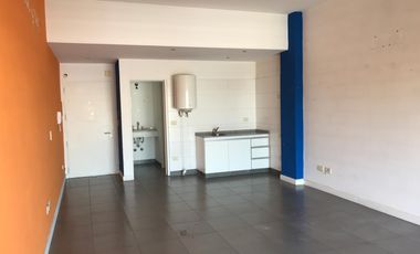 Oficina en alquiler, San Justo centro.