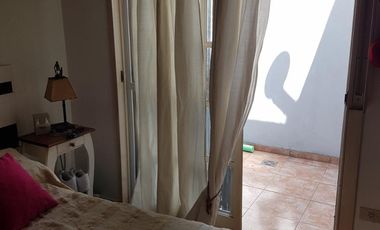 EXCELENTE PH ,  2 AMBIENTES CON PATIO. CALLE BERMUDEZ EN VILLA LUZURIAGA. SUSANA QUINELLI NEGOCIOS INMOBILIARIOS 156 583 7048  4 659 5544