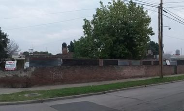 LOTE SOBRE HEROES DE FOURNIER Y RAWSON ES ESQUINA 19,50 METROS X 10 METROS CON ESCRITURA HAY OTRO LOTE LINDERO DISPONIBLE DE 10 METROS X 20 METROS SE 