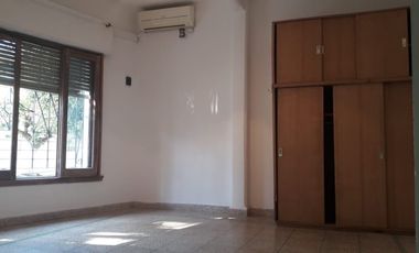 Casa PH en venta en Quilmes Oeste