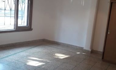 Casa PH en venta en Quilmes Oeste