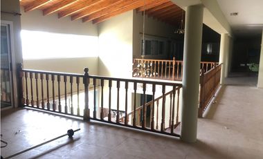 HERMOSA Y MODERNA CASONA CON COSTA, Y GRAN PARQUE, PARA EXIGENTES-