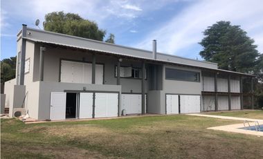 HERMOSA Y MODERNA CASONA CON COSTA, Y GRAN PARQUE, PARA EXIGENTES-