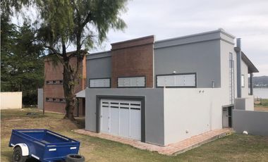 HERMOSA Y MODERNA CASONA CON COSTA, Y GRAN PARQUE, PARA EXIGENTES-