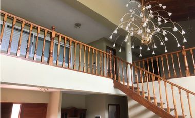 HERMOSA Y MODERNA CASONA CON COSTA, Y GRAN PARQUE, PARA EXIGENTES-