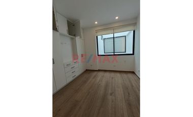 Elegante Mini Dos Habitaciones Con Cochera En Urb. El Golf - 202