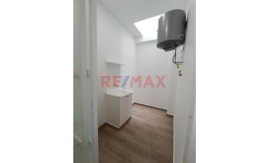 Elegante Mini Dos Habitaciones Con Cochera En Urb. El Golf - 202