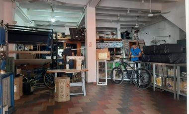 casa-local en venta en barrio el contento. Cod V2124