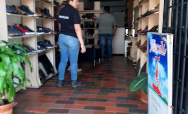 casa-local en venta en barrio el contento. Cod V2124