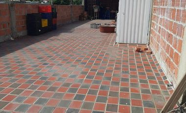 casa-local en venta en barrio el contento. Cod V2124