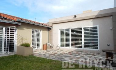 Casa en venta en Quilmes Oeste