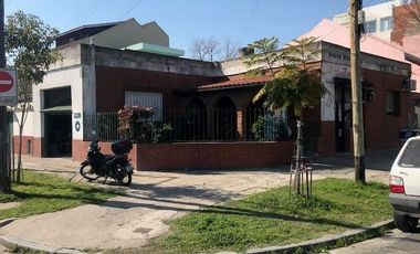 Casa en venta de 2 dormitorios c/ cochera en Avellaneda