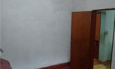 CASA EN BARRIO SAN CARLOS. CASANOVA