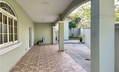SE VENDE HERMOSA CASA EN ANCON