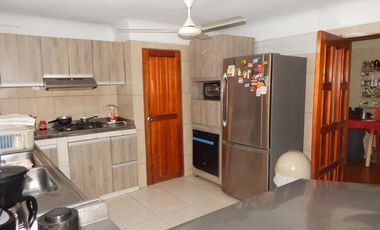casa en venta en riomar. Cod V70076
