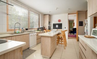 Funcional casa 4D/4B + SERVICIO Colina