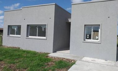 Casa a estrenar en San Ramón, Pilar del Este
