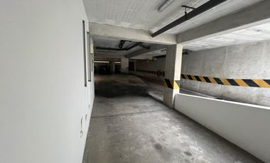 ¡Vendo Estacionamiento Lineal Para 02 Camionetas En Jr Toquepala, Surco!