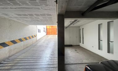 ¡Vendo Estacionamiento Lineal Para 02 Camionetas En Jr Toquepala, Surco!