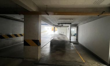¡Vendo Estacionamiento Lineal Para 02 Camionetas En Jr Toquepala, Surco!
