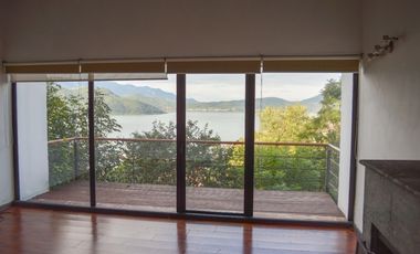 VENTA DE CASA CON VISTA AL LAGO