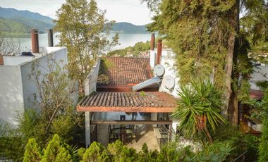 VENTA DE CASA CON VISTA AL LAGO