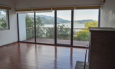 VENTA DE CASA CON VISTA AL LAGO