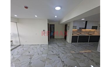 Depa De Estreno En Alquiler – 2 Dormitorios + Ascensor En Campoy