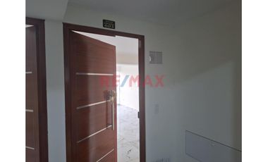 Depa De Estreno En Alquiler – 2 Dormitorios + Ascensor En Campoy