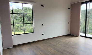 casa en arriendo/venta en valverde. Cod A400318