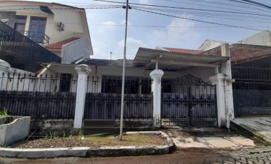Rumah Dijual Simpang Darmo Permai Selatan Surabaya KT