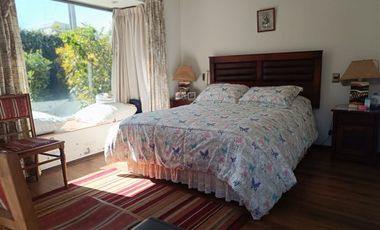 Casa en venta de 3 dorm. Ceca Metro Hernando de M Las Condes