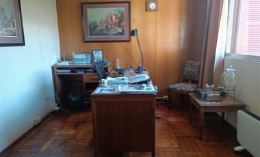Casa en venta de 3 dorm. Ceca Metro Hernando de M Las Condes